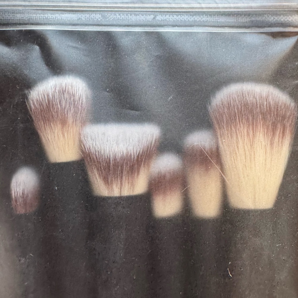 Lithe Black Makeup Brushes Set NIP - Picture 4 of 8
